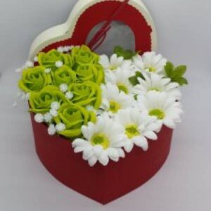 Aranjament carte cu flori parfumate