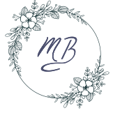 Cufar mic din lemn decorat manual